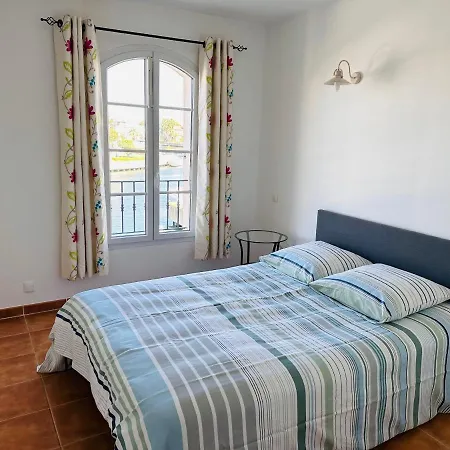 Marina 120m²/8 Pers/ Terrasse 100m²/ Appontement Holiday home *